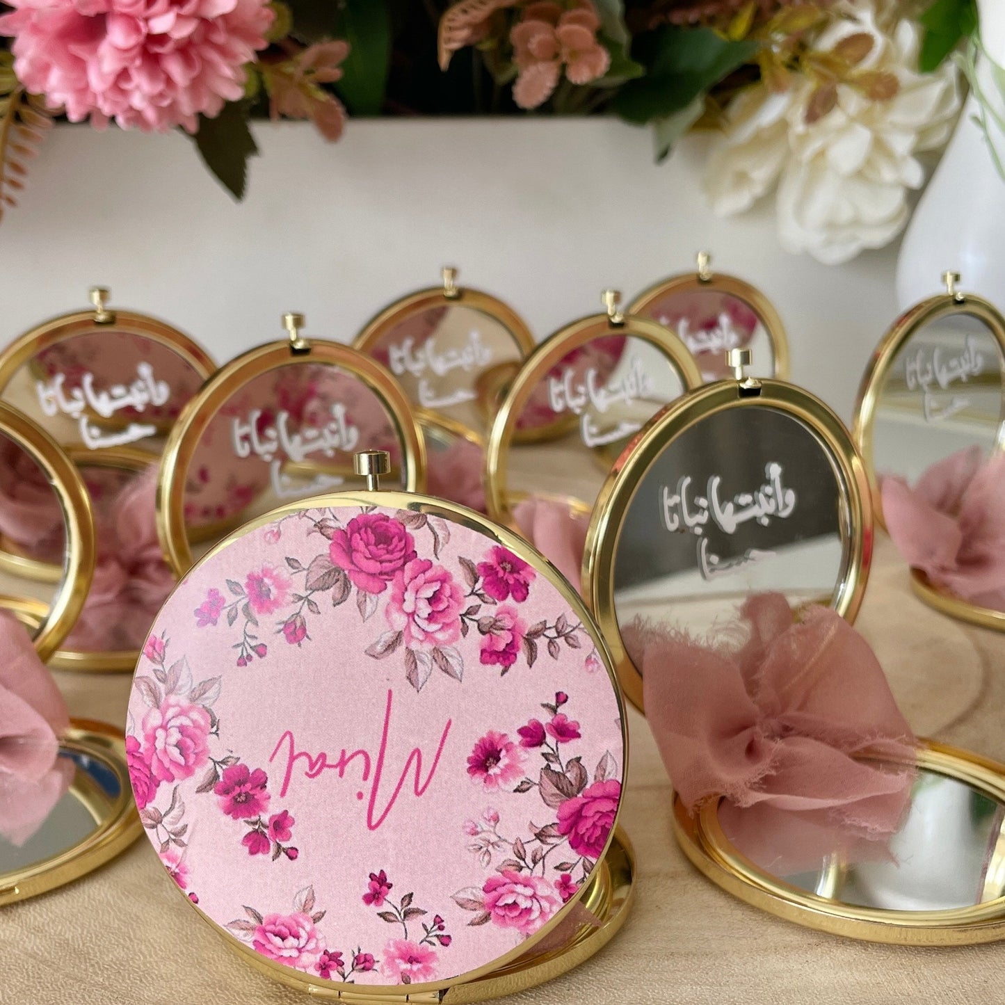 Miroir fleuri – à la fois pratique, raffiné et plein de charme