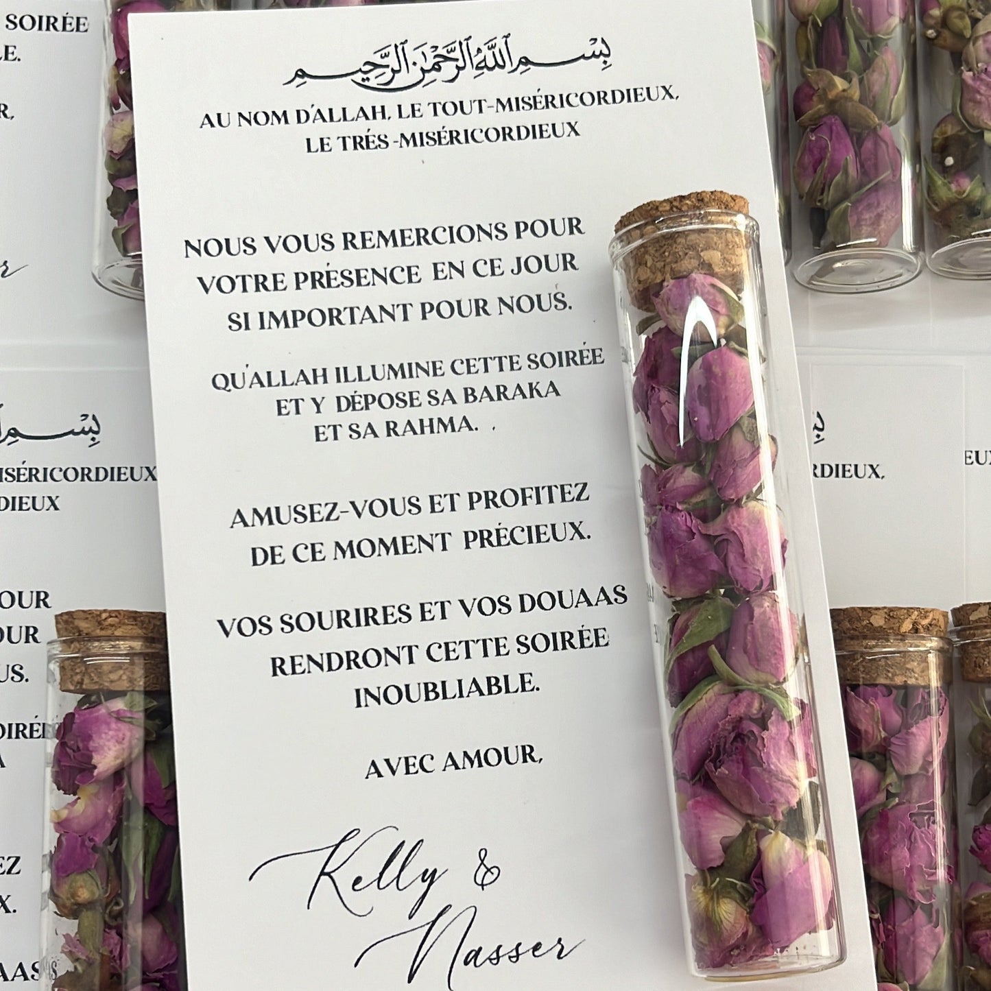 Carte de Remerciement Élégante avec fiole remplie de Fleurs Séchées