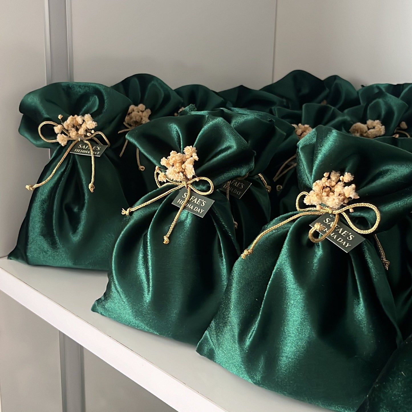 Pochette en velour vert émeraude – Cadeau raffiné pour henné ou mariage