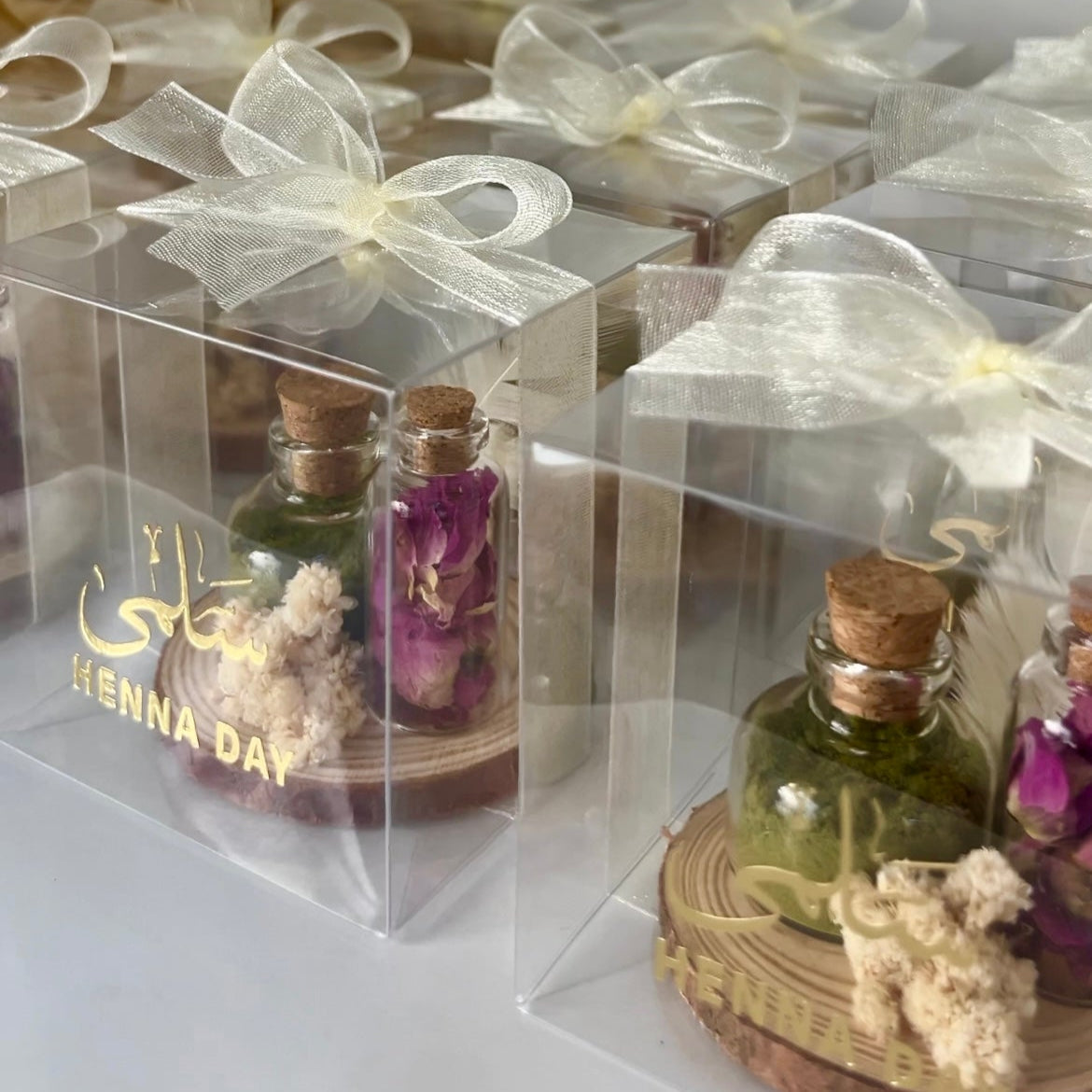 Coffret Cadeau pour Soirée Henné – Flacons en Verre avec Poudre de Henné & Fleurs Séchées