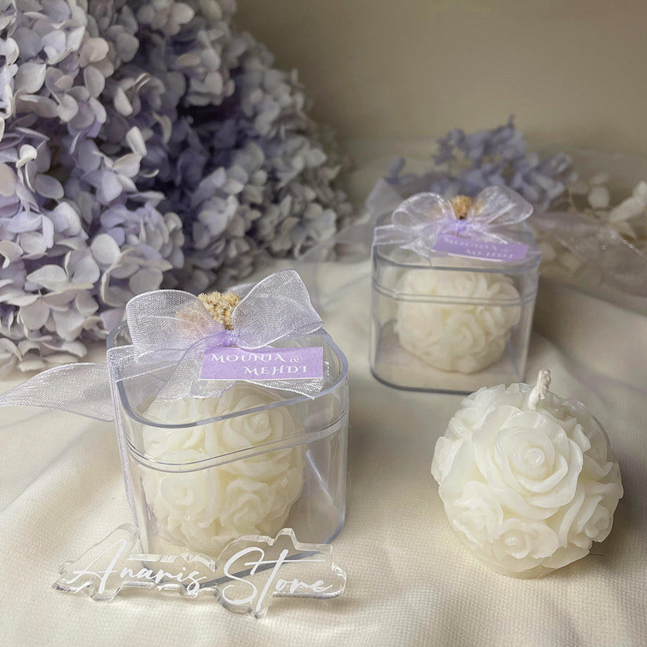 Bougie en forme de roses délicates, parfaite comme cadeau raffiné
