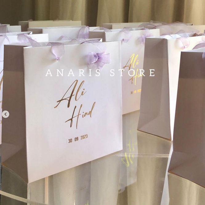 Sacs Personnalisés en Carton de haute qualité avec une finition douce et élégante