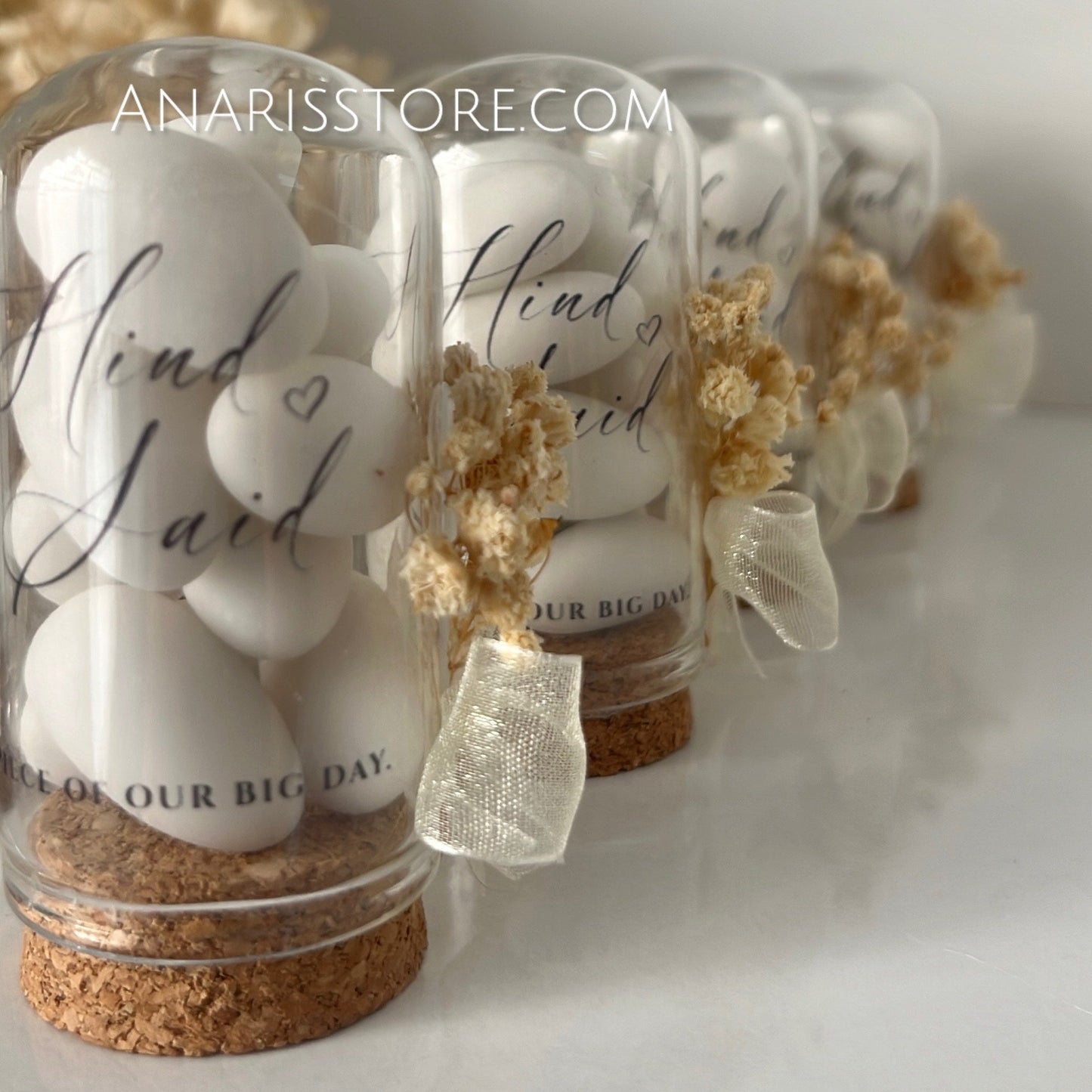 Mini Cloche en Verre avec Dragées – Personnalisée pour Mariage