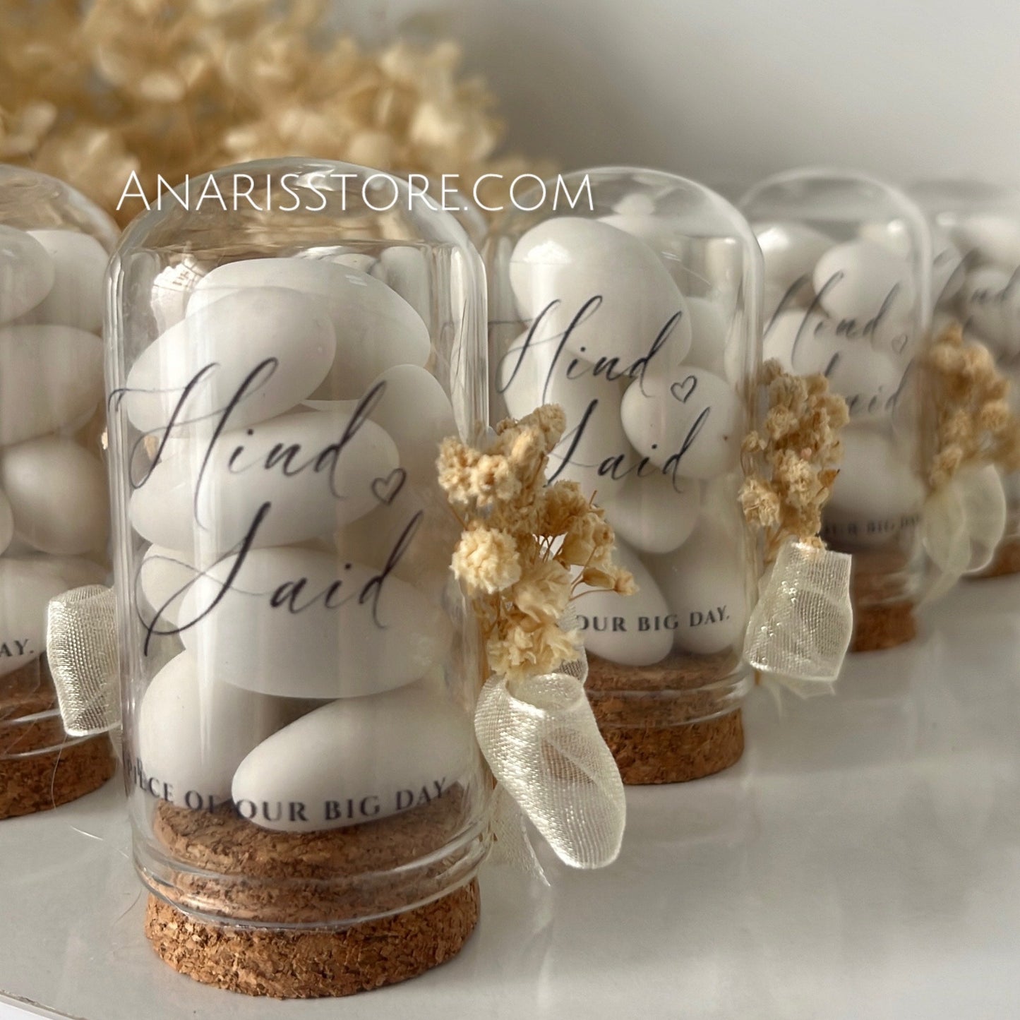 Mini Cloche en Verre avec Dragées – Personnalisée pour Mariage