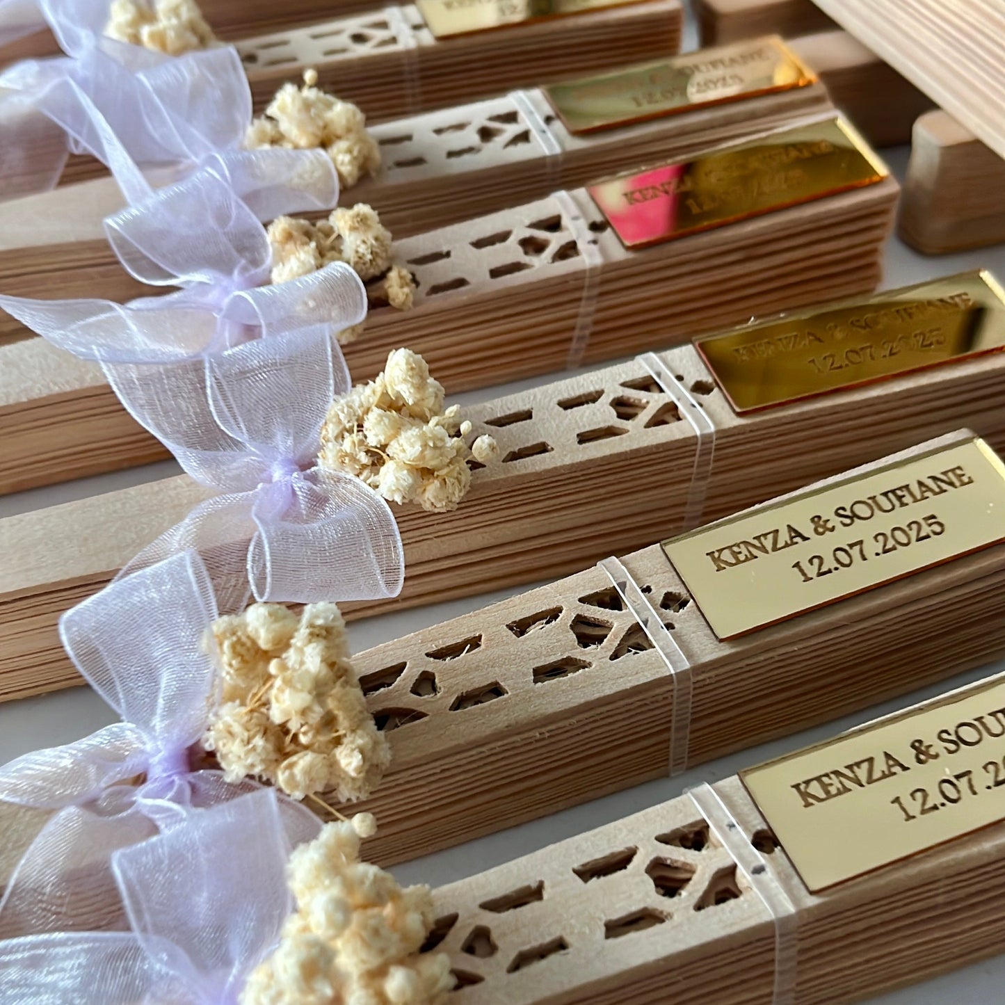 Éventail en bois personnalisé – Cadeau invité mariage