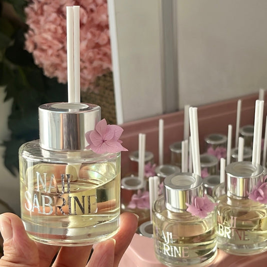 Diffuseur de parfum personnalisé – Touche florale élégante