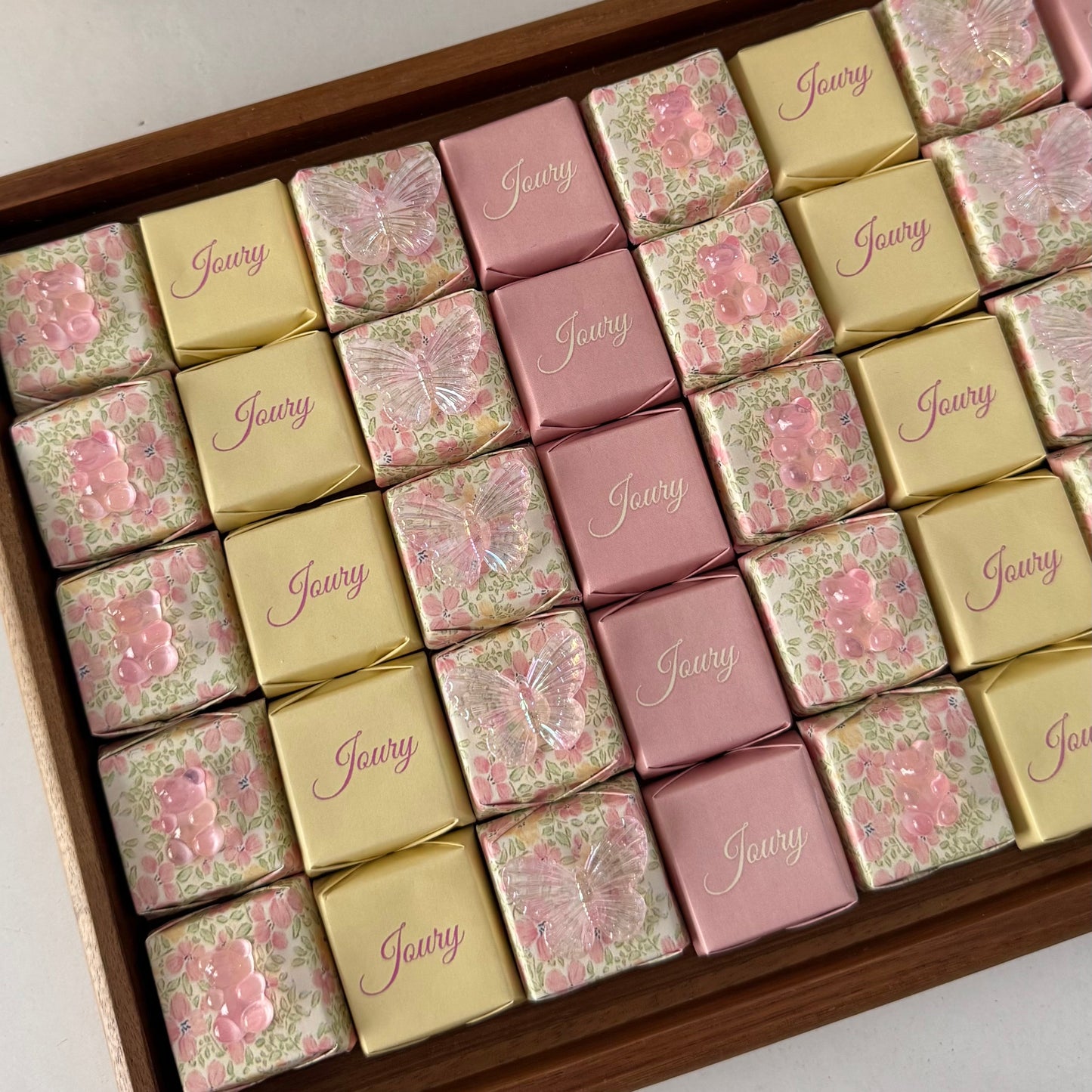 chocolat Praliné Noisette , Un écrin de douceur, un goût d’exception.