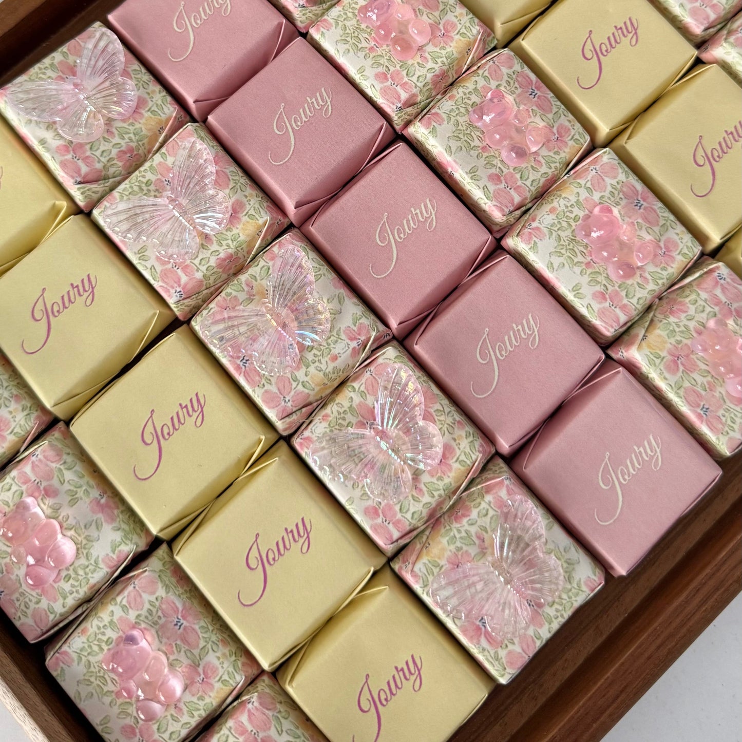chocolat Praliné Noisette , Un écrin de douceur, un goût d’exception.