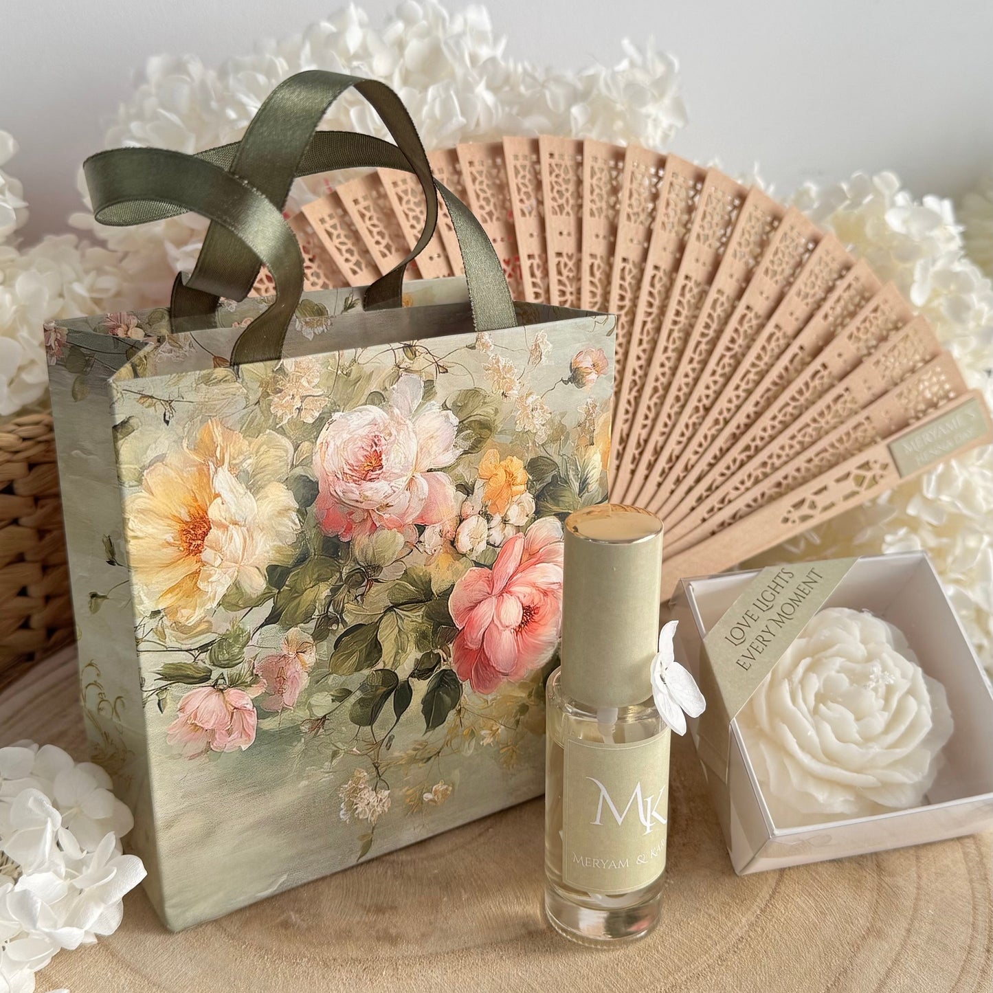 Ensemble Cadeau Personnalisé : Sac, Éventail, Bougie & Parfum