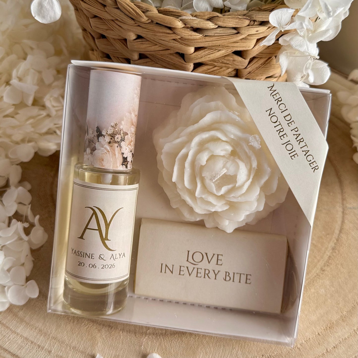 Coffret Cadeau Personnalisé – Parfum, Bougie & Chocolat