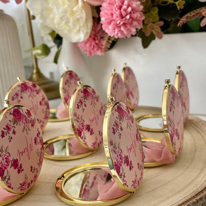 Miroir  fleuri – à la fois pratique, raffiné et plein de charme