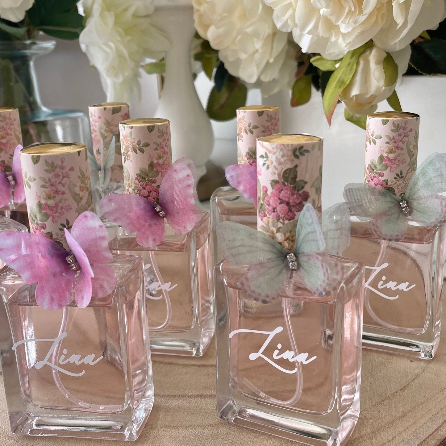 Parfum personnalisé  – une création délicate où l’élégance rencontre la douceur.