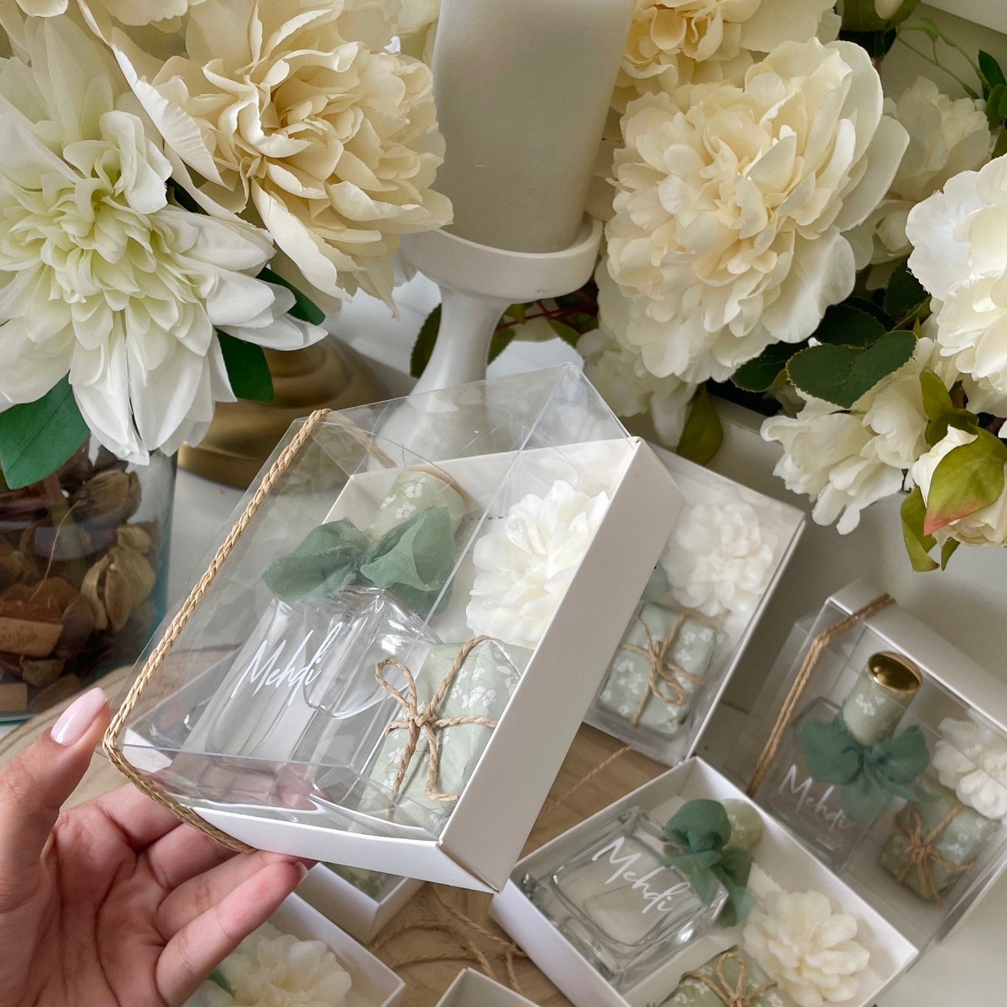 Un papillon, une fragrance, une touche sucrée…