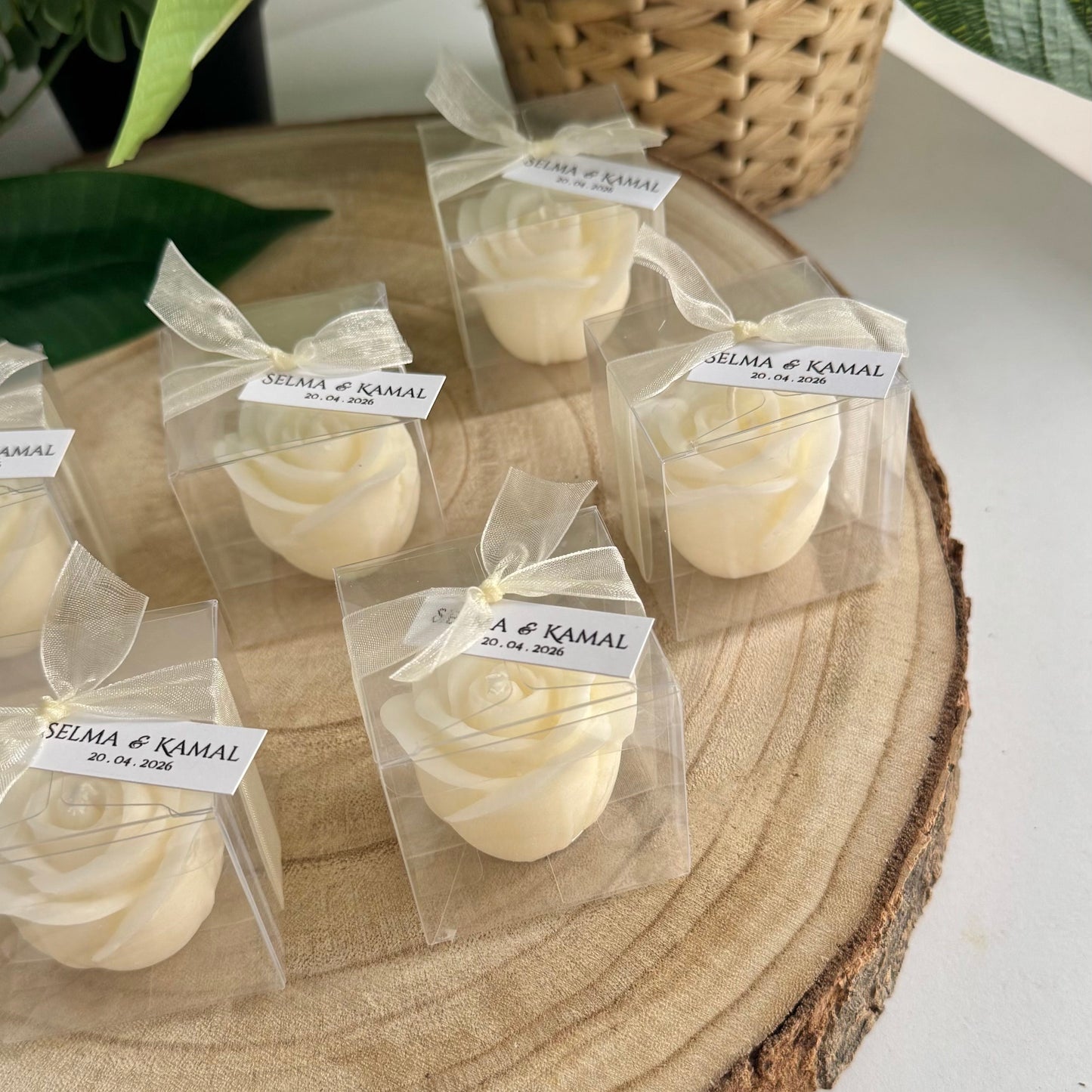 Bougie Rose Personnalisée –  Douceur Florale