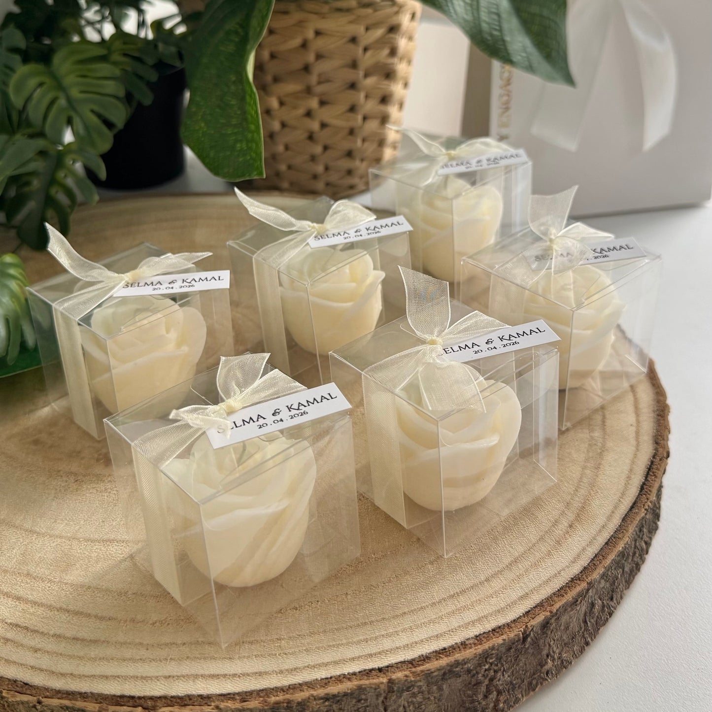 Bougie Rose Personnalisée –  Douceur Florale