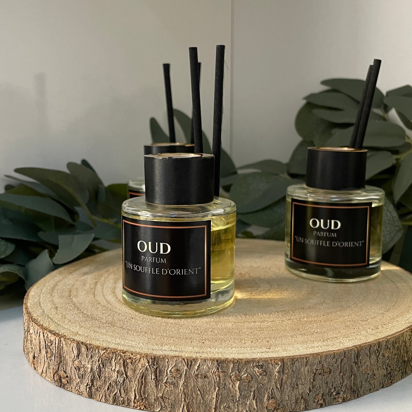 Diffuseur de Parfum – Oud , Un souffle d’Orient pour une atmosphère raffinée.