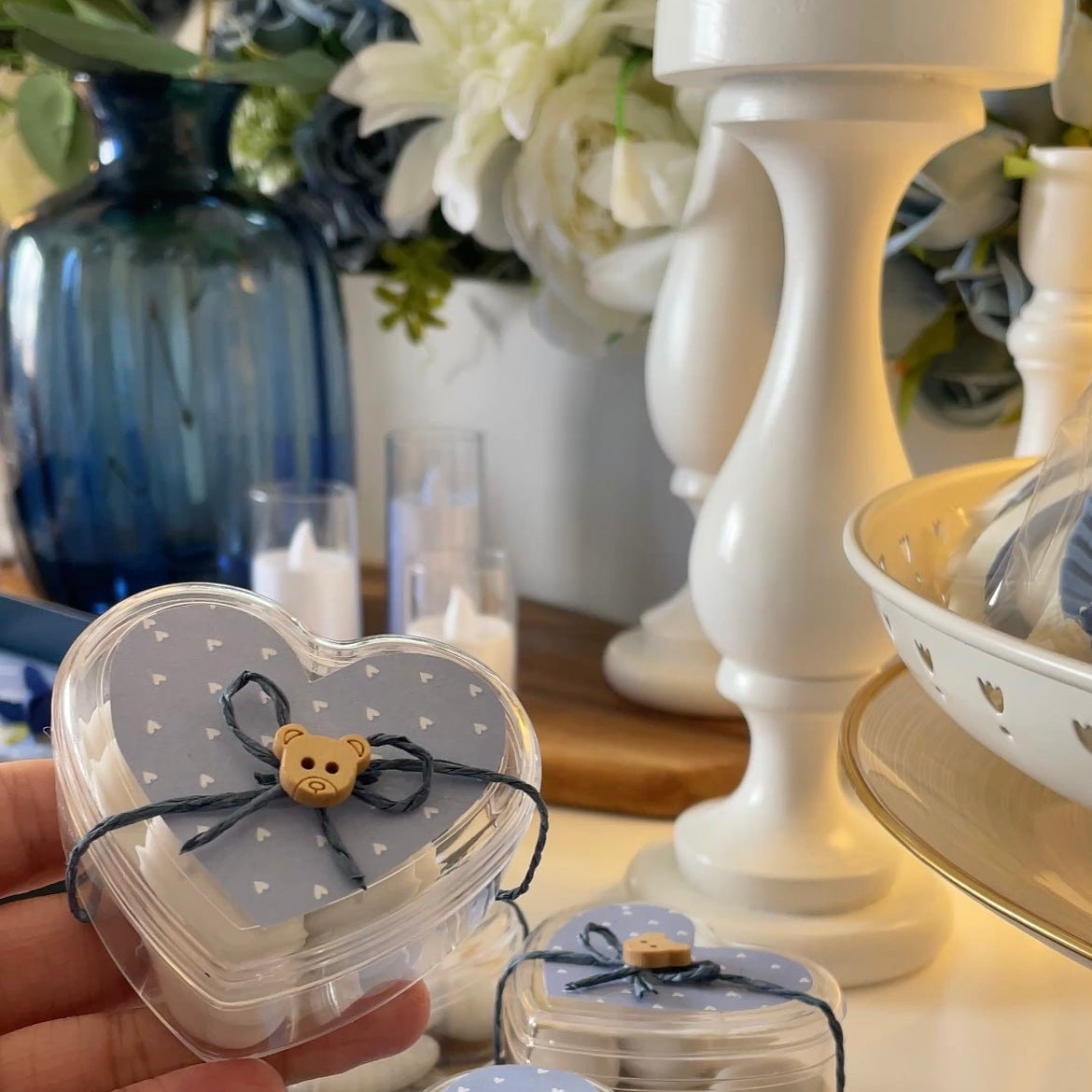 Boîte en forme de cœur en plexiglass