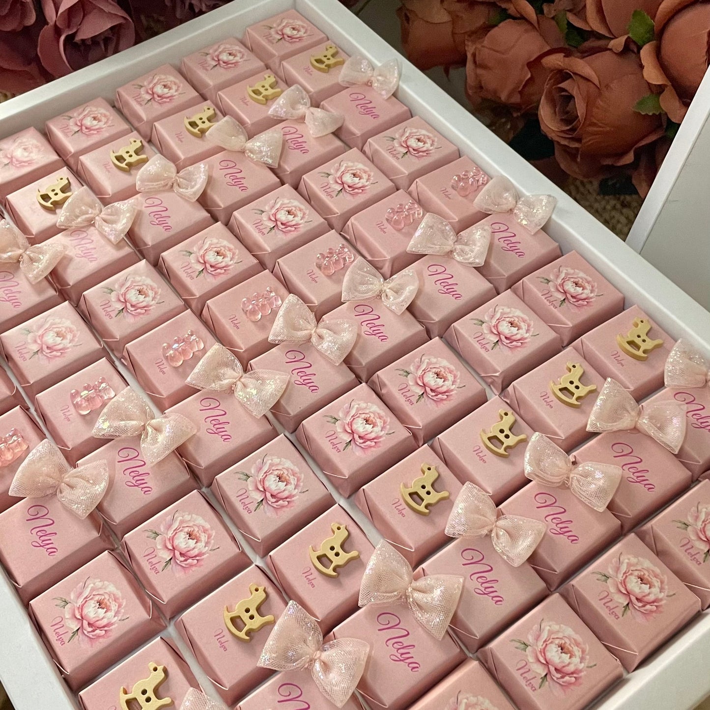 Un coffret de chocolats chic, personnalisé avec amour.