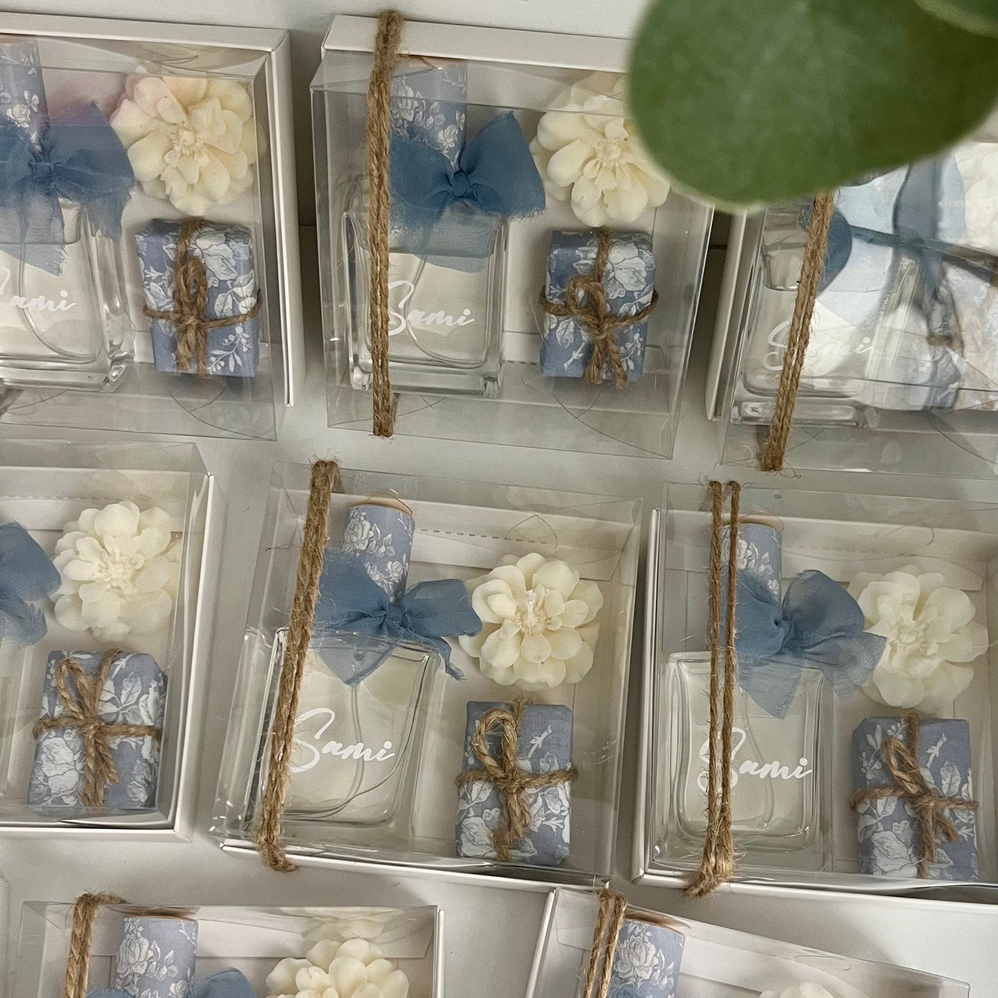 Un papillon, une fragrance, une touche sucrée…