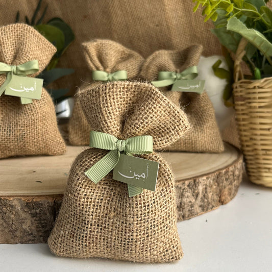 Sachet artisanal en toile de jute – unique et mémorable.