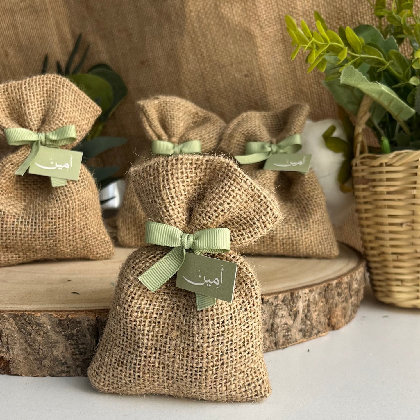 Sachet artisanal en toile de jute – unique et mémorable.